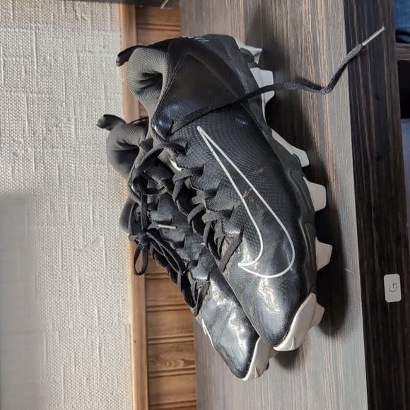 Nike Vapor Untouchable Shark 3 Black Low-Top Football Cleats Size 10.5 - Picture 1 of 7